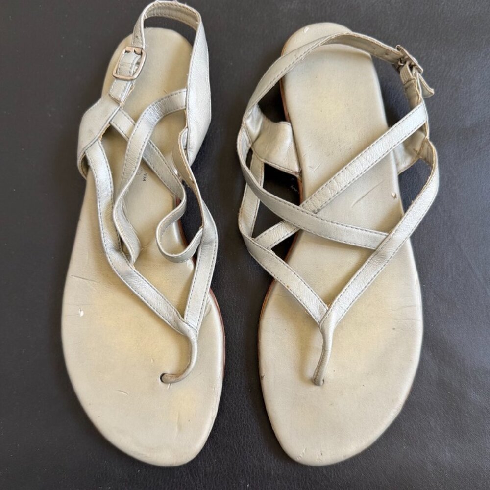 Ellemenno Silver Leather Strappy Thong Sandals Slingback Flat Size 7